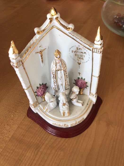 Imagem de fatina emLouca e madeira