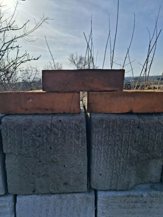 Cegła kilka tyś. szt.
