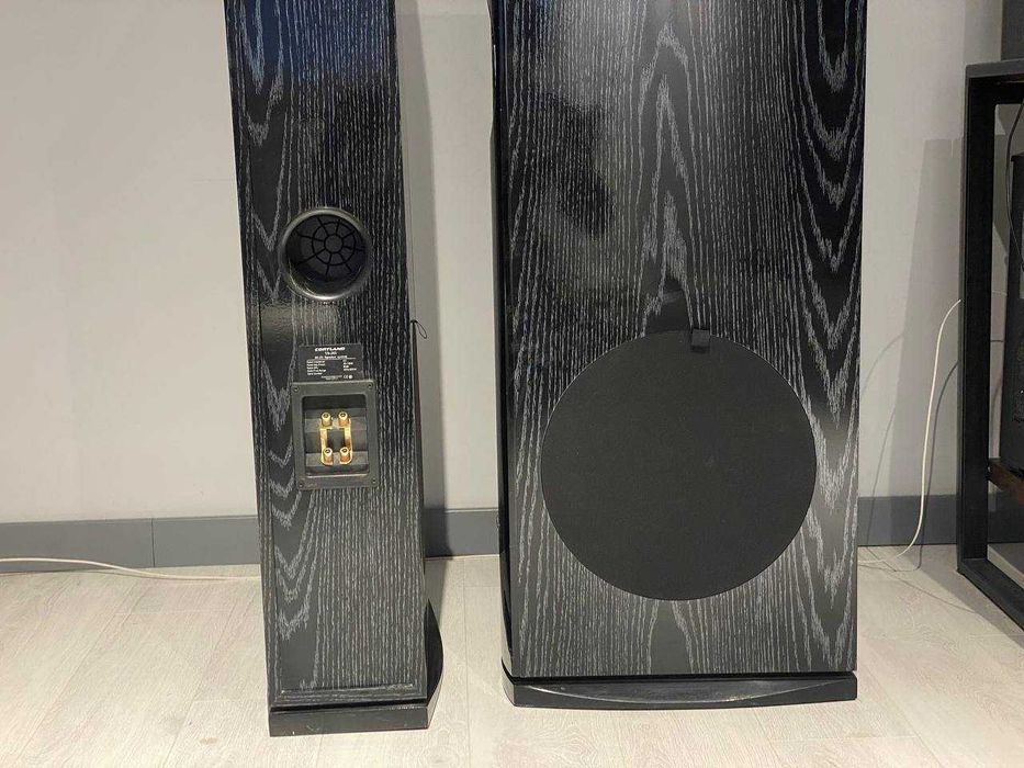 Потужна акустична система (48 кг), трьохполосні колонки Cortland