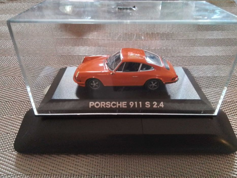 Porsche 911 S 2.4 1 43