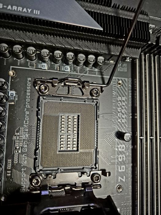 Материнська плата Gigabyte Z690 Aorus Master