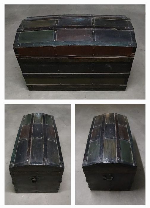 Banco antigo com arrumação e/ou baús antigos...