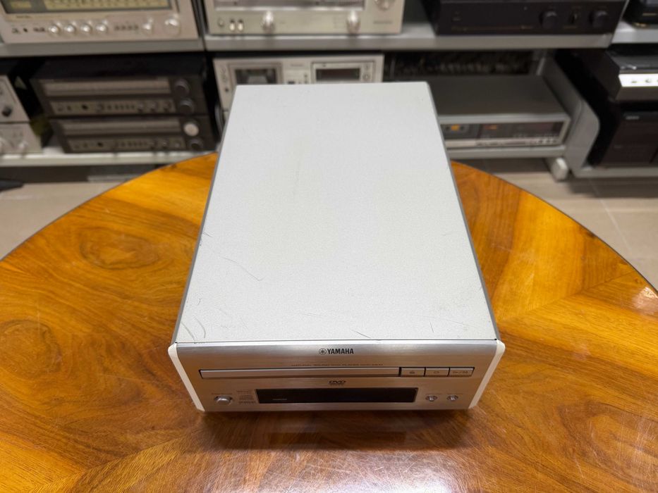 Odtwarzacz płyt CD/DVD Yamaha DVD-E810, Audio Room