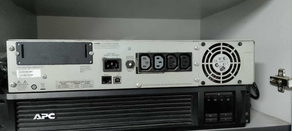 zasilacz UPS APC SMT1500RMI2U.