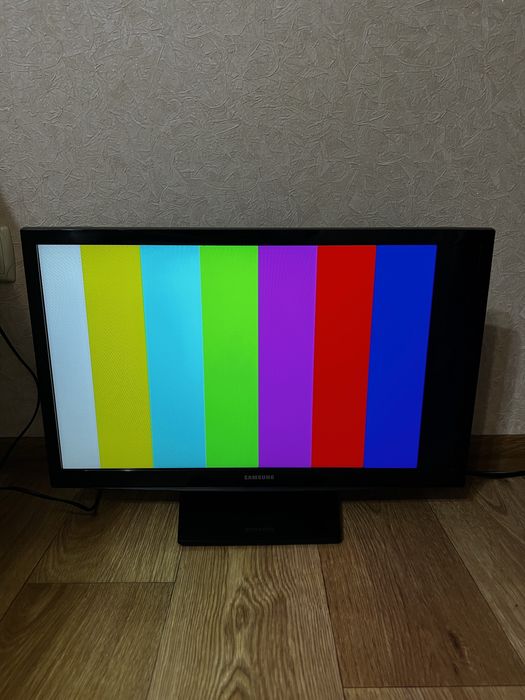 Телевізор Samsung UE24H4070 з Т2 приймачем