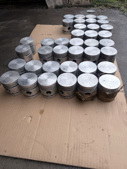 Поршня  мотоцыкла К-750. Склад мотозапчастей.