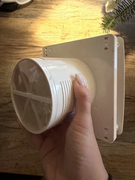 Nowy wentylator lazienkowy harmann bialy