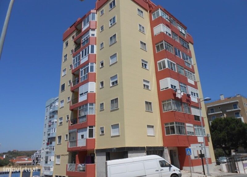 Apartamento T4 familiar, em Mina, Amadora — Mina De Água, Lisboa