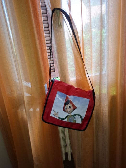 Сумка нова.придбана в Італії.може бути як шкільна так і повсякденна.