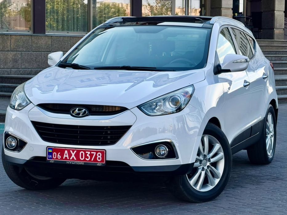 Hyundai IX 35 з дизельним двигуном 2.0, коробка автомат 
2014ріік
Надійний Двигун 2.0 Дизель