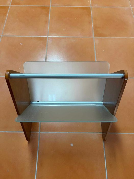Porta-Revistas Moderno em Metal, Madeira e Vidro