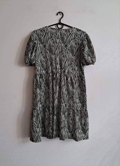 Letnia sukienka krótki rękaw  - 40