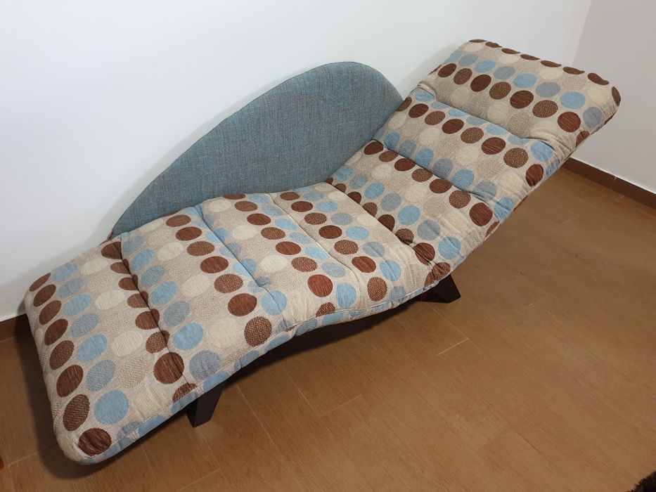 Cadeira chaise long em tecido
