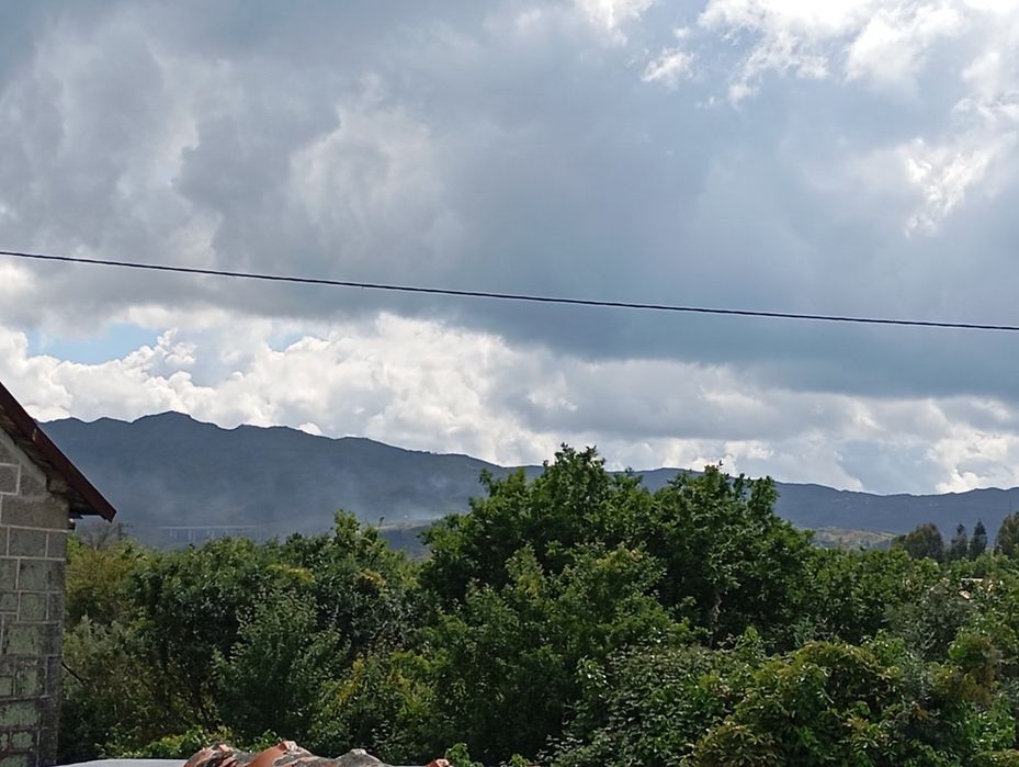 Casa em Pedra para Recuperar com água e luz