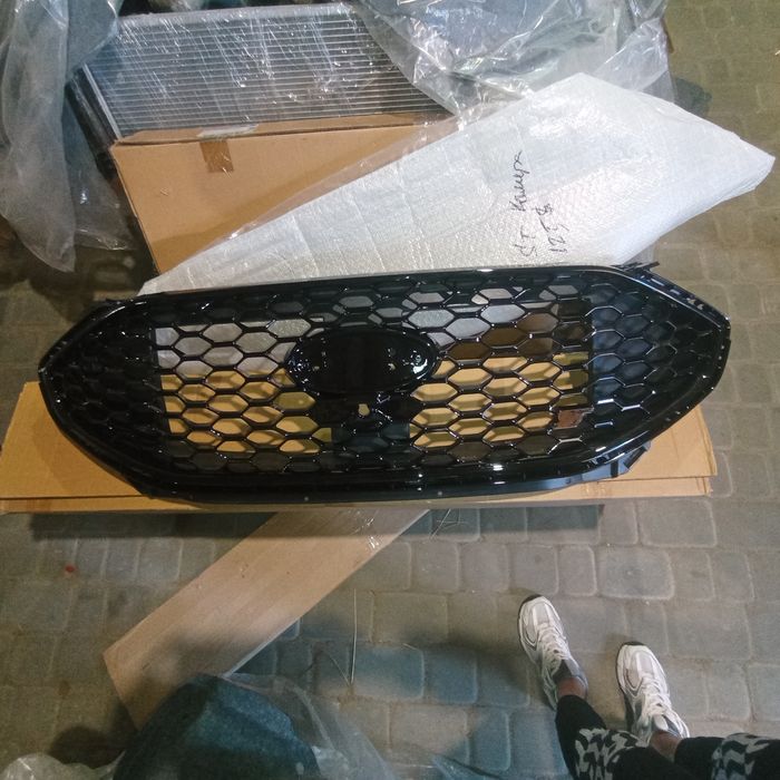 Решітка радіатора чорна ст Ford Edge ST 19-