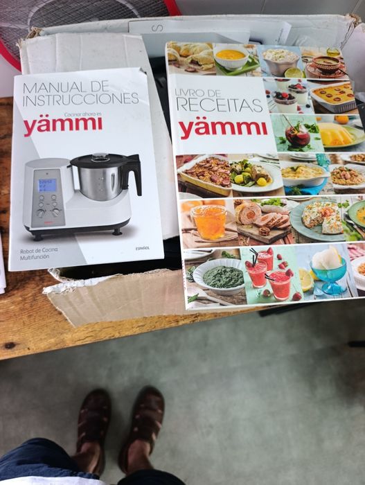Vendo Yammi como nova com todos os acessórios