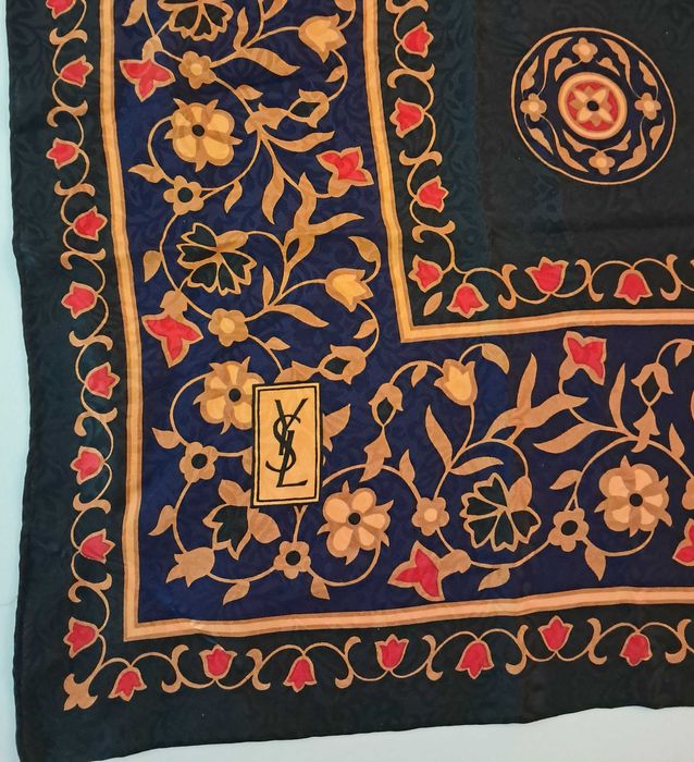Yves Saint Laurent - Lenço de Seda Vintage