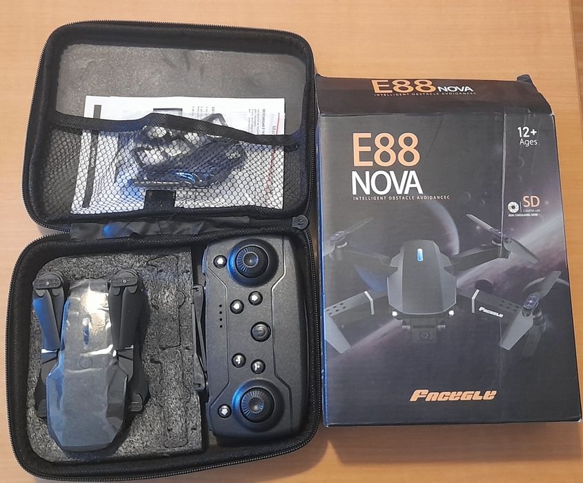 Drone E88 de dupla câmera