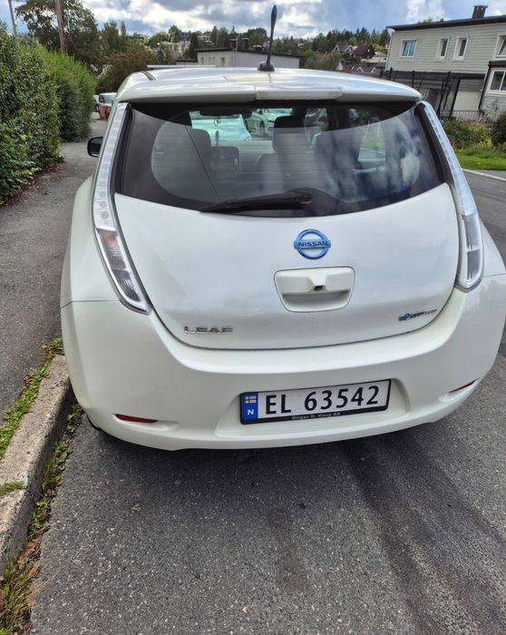 Nissan Leaf 2014 року TEKNA 24кВт з Європи!