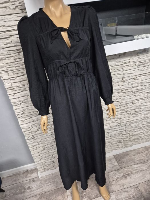 Sukienka codzienna Dafne maxi czarna z viskozą Mango rozmiar M
