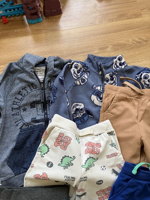 Zestaw ubrań r. 110/116