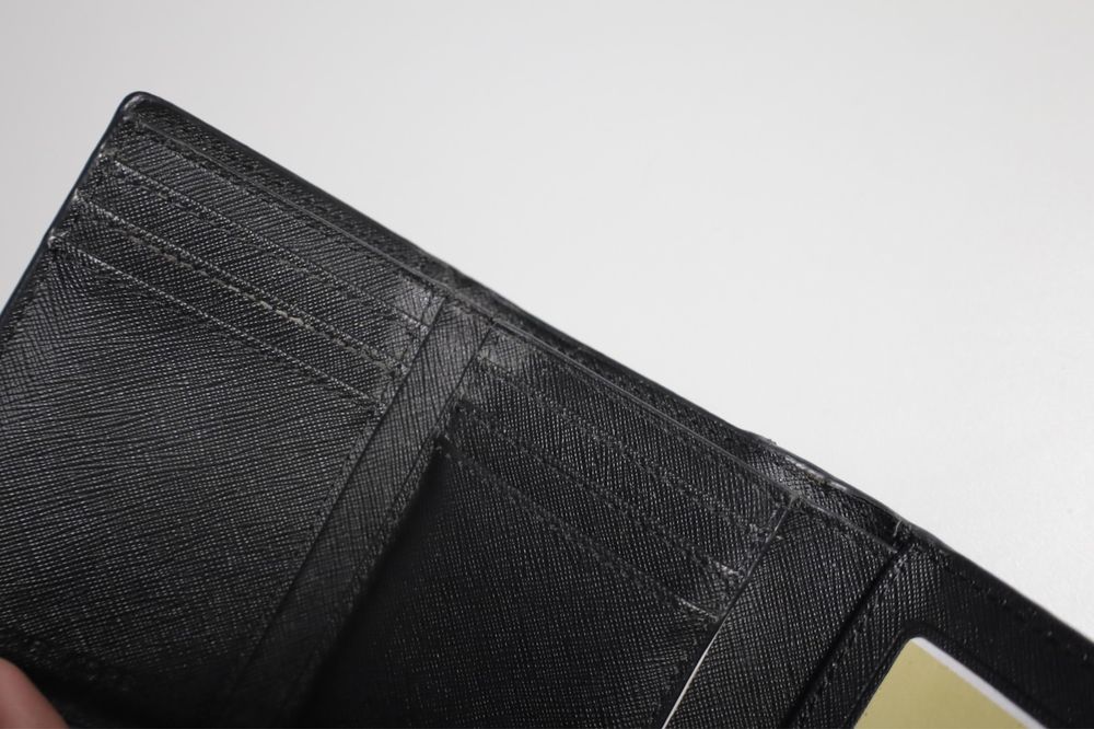 Carteira Michael kors preta e branca