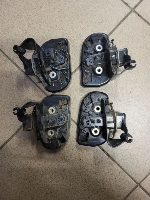 ZAMEK DRZWI PRZESUWNYCH VW T5 CADDY 7H0843604