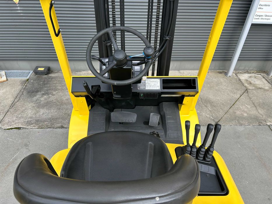 Empilhador Hyster 2500 Kgs Diesel