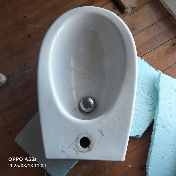 Dois Bidés suspensos Duravit