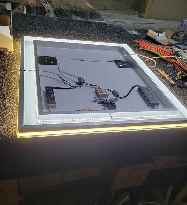 Дзеркала з LED – все ще тренд, який не втрачає актуальності