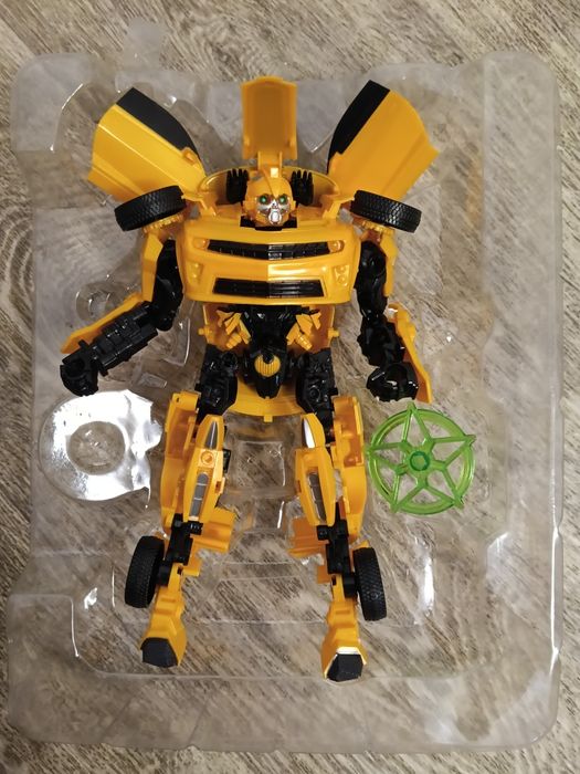 Робот - трансформер Бамблби