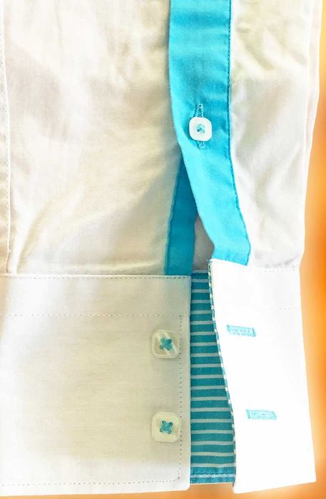 Camisa Branco e Azul Vivo