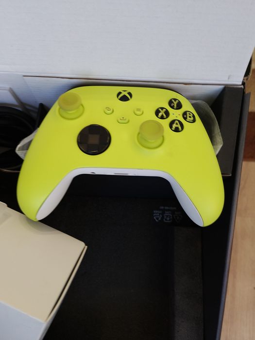 Konsola Xbox Series X 1TB | Pad | ZADBANA | Pudełko