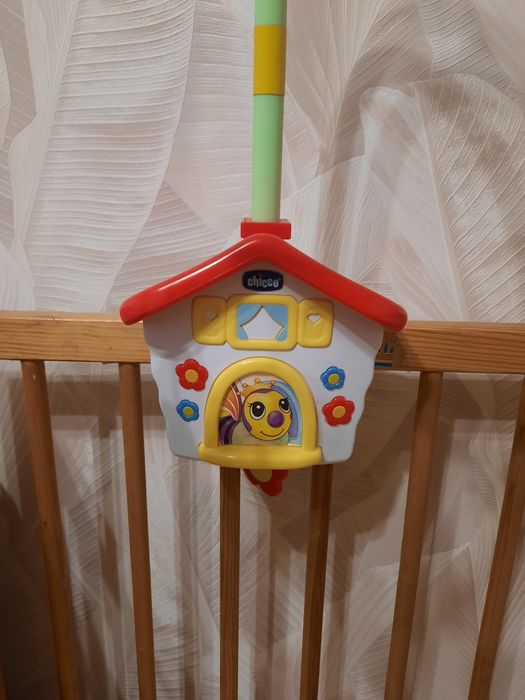 Мобиль chicco пчелиный  домик