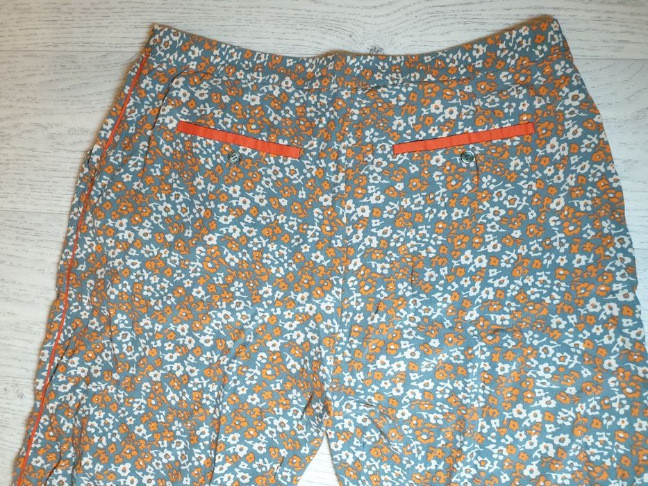 Летние женские брюки из вискозы в цветочный принт