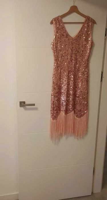 Sukienka cekinowa różowa