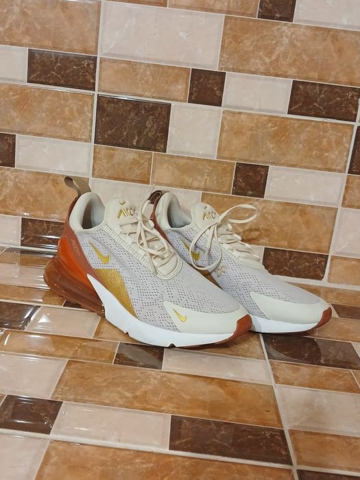 Оригінальні кросівки Nike Air Max 270 р-39