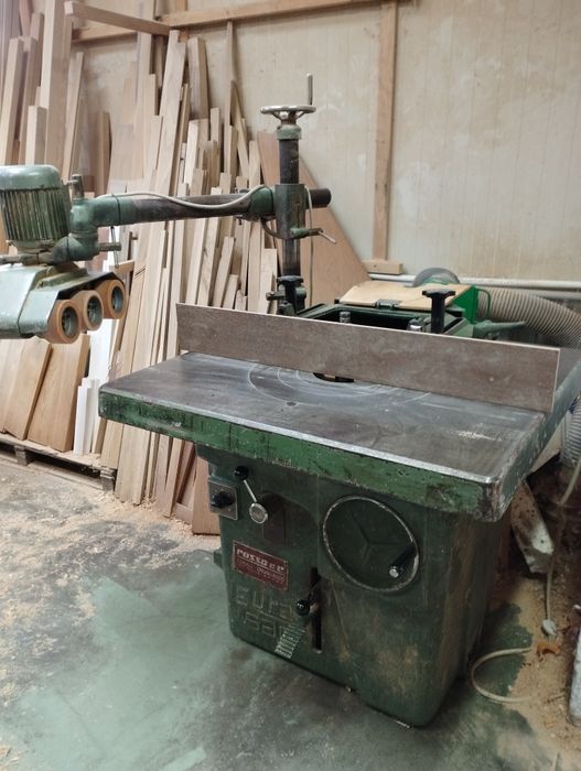 Frezarka dolnowrzecionowa, zamiana