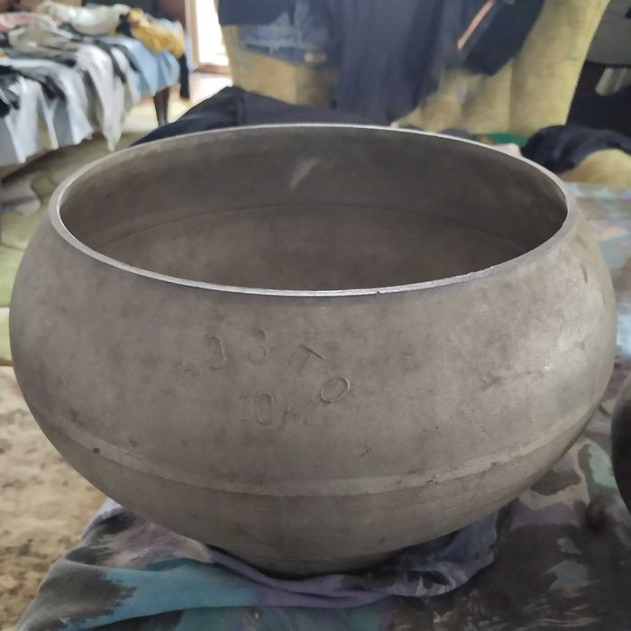 Продам казаны алюминиевые объем 2.5 л , 6л. ,10 л .