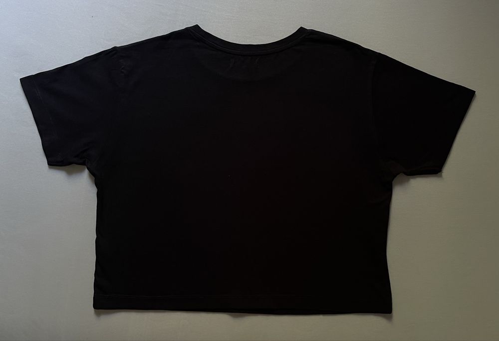 Czarny T-shirt z nadrukiem Reserved r. S