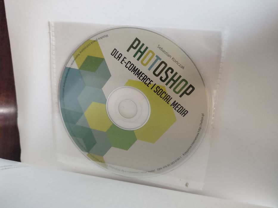 "Photoshop dla e-commerce i docisk media" książka z płytą DVD
