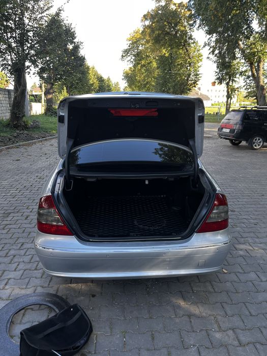Продам Mercedes-Benz W211