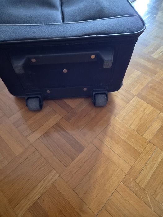 Walizka podróżna mała