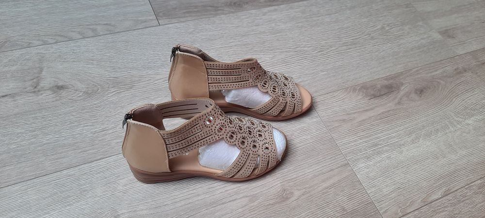 Buty damskie - sandały