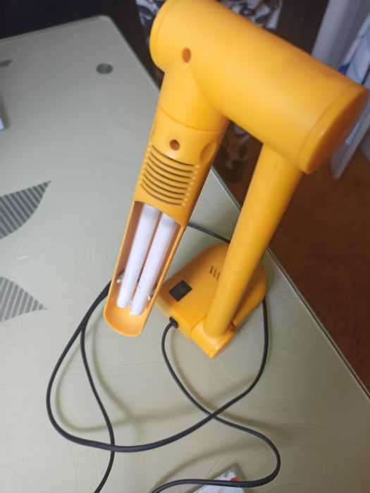 Lampa  biurkowa  ..