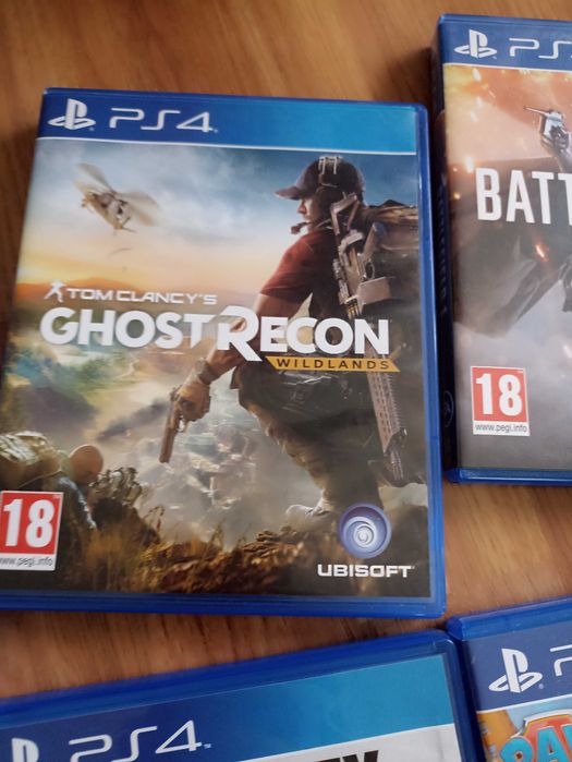 Ps4 com jogos, comandos, headset e carregador de comandos