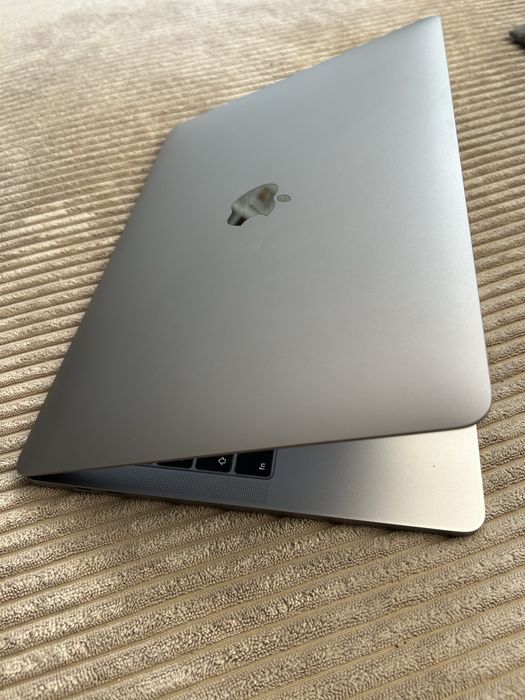 Apple Macbook PRO A1989 2.8Ghz i7 /16GB/ 512GB