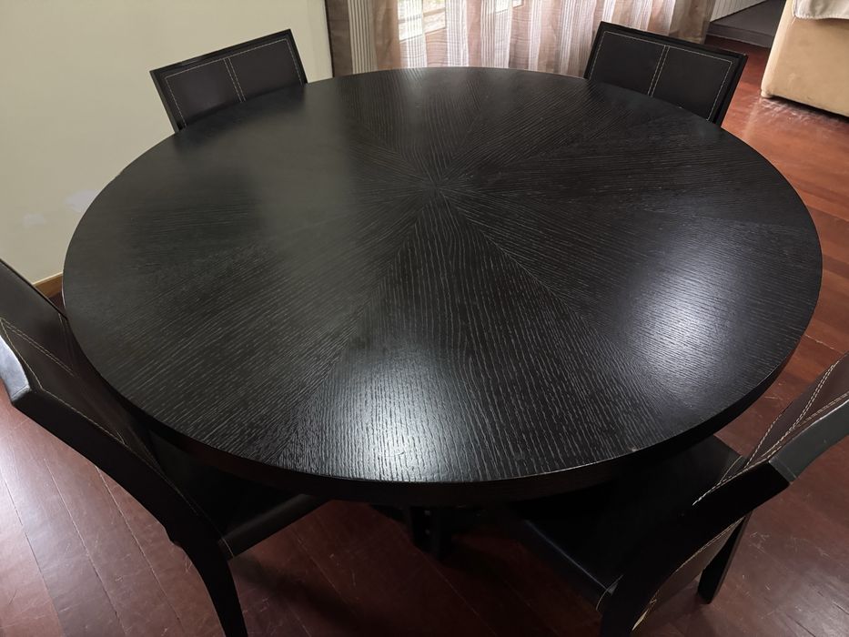 Mesa de jantar redonda preta + 4 cadeiras