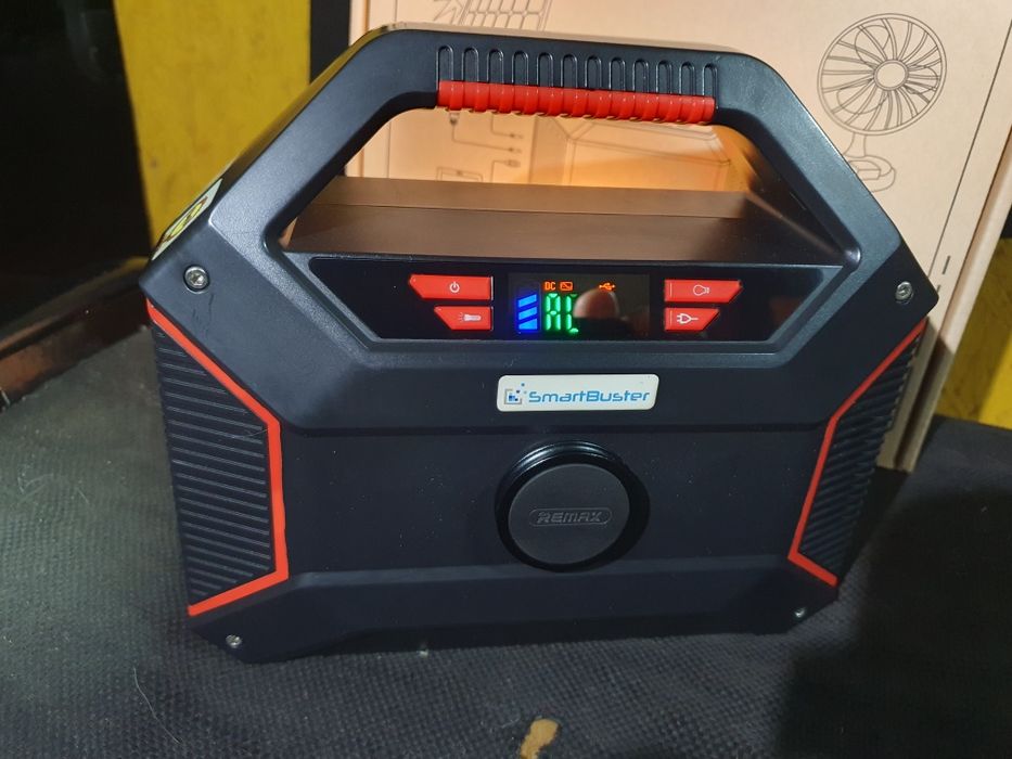 Повербанк 220 V + сонячна панель