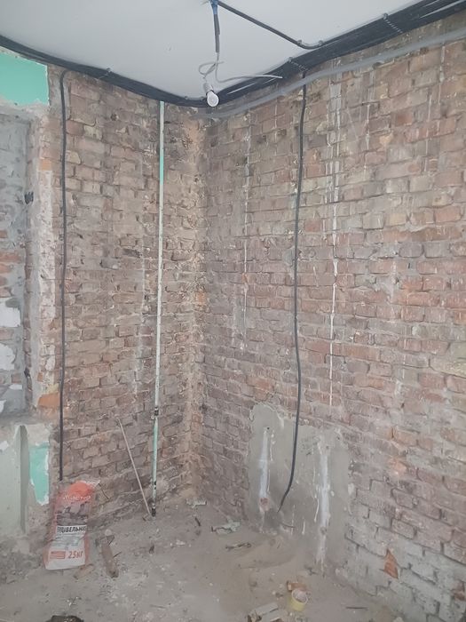 Продам квартиру під нежитлове приміщення